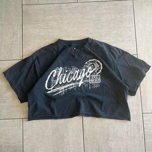 Point Sportswear Chicago Graphic Crop Top T-Shirt Black Raw Hem Large
